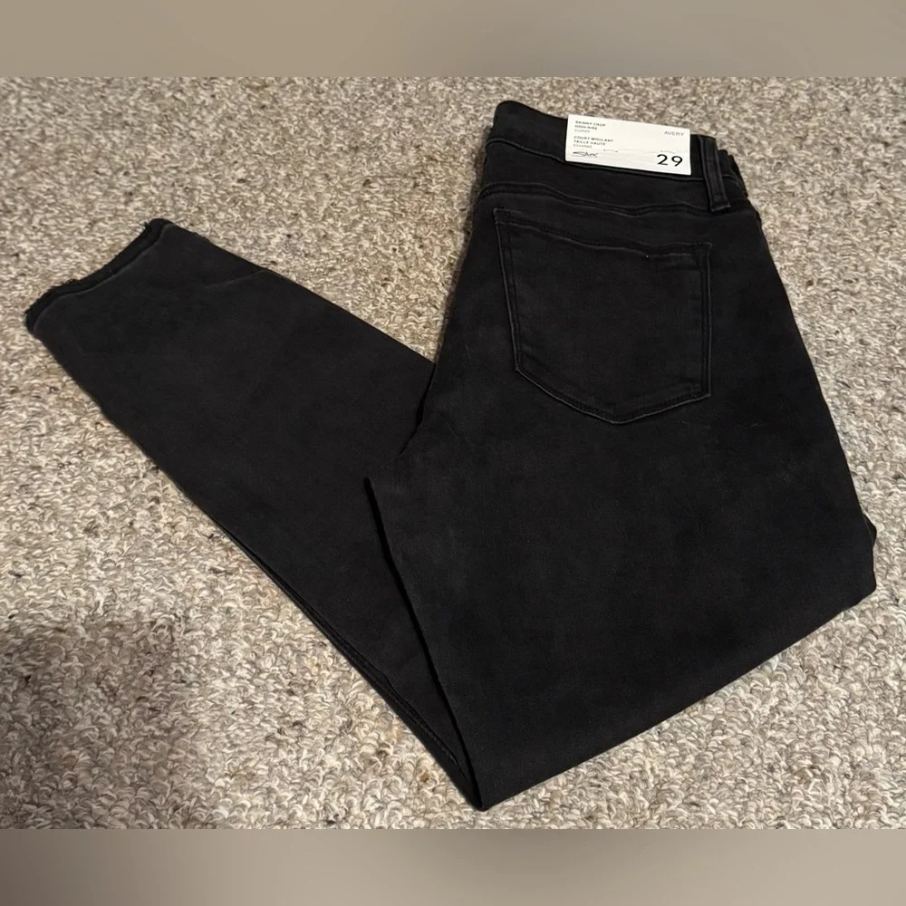NWT Silver Avery Curvy High Rise Skinny Crop Black Jeans - Picture 3 of 5
